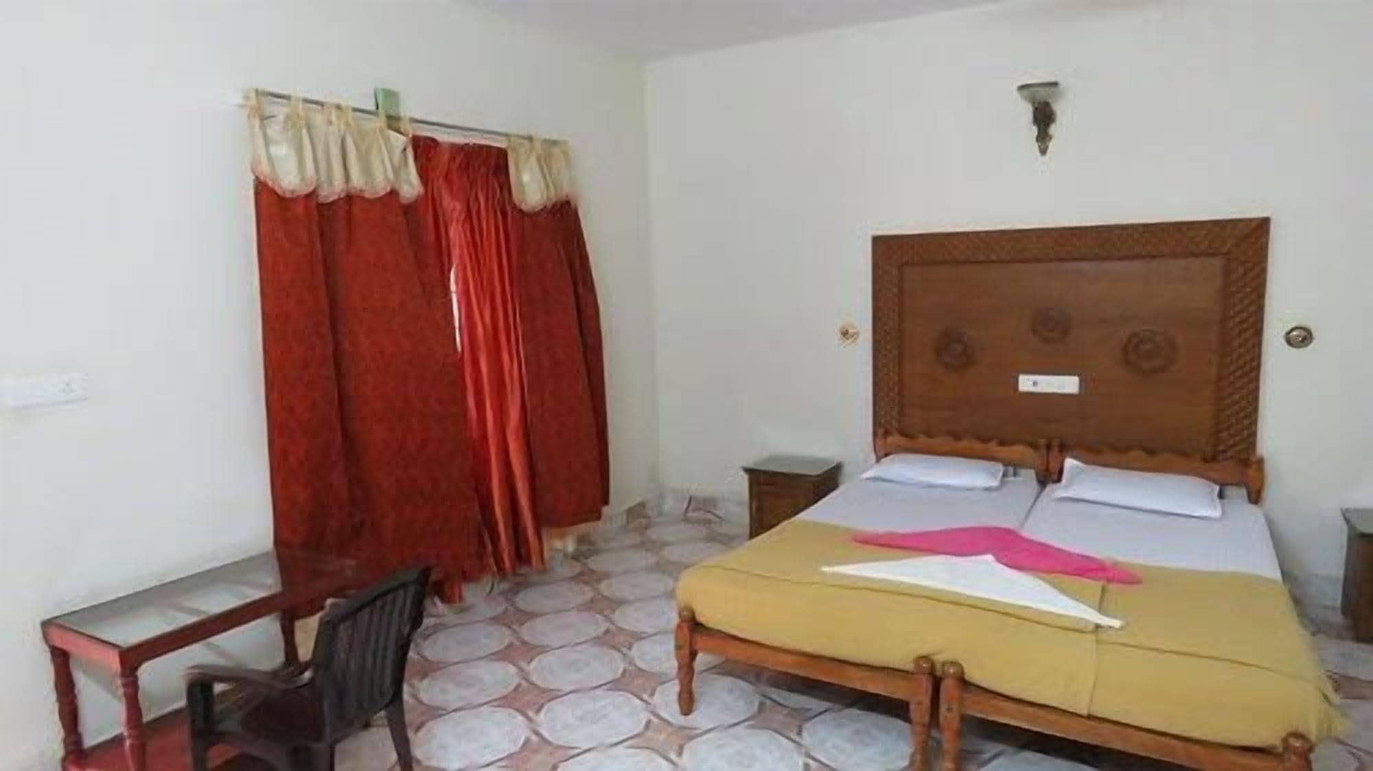 Jungle Palace Homestay Thekkady Εξωτερικό φωτογραφία